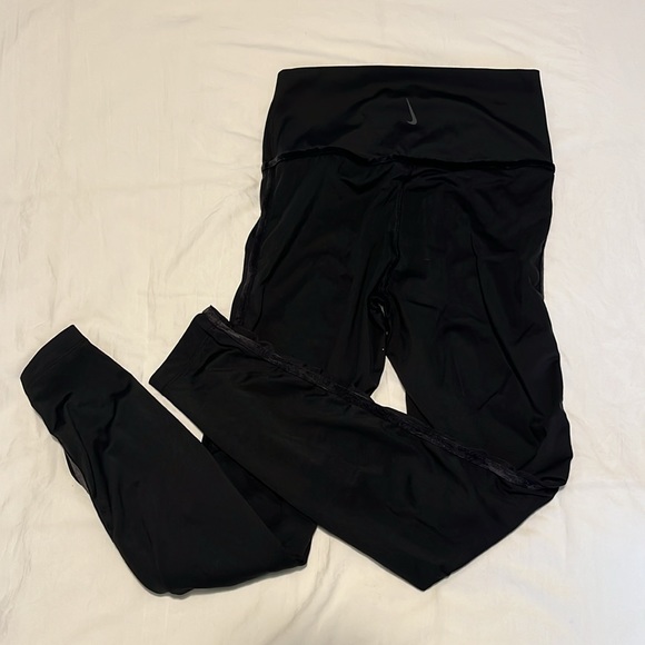 Nike Dri-Fit Black Leggings - Picture 4 of 6